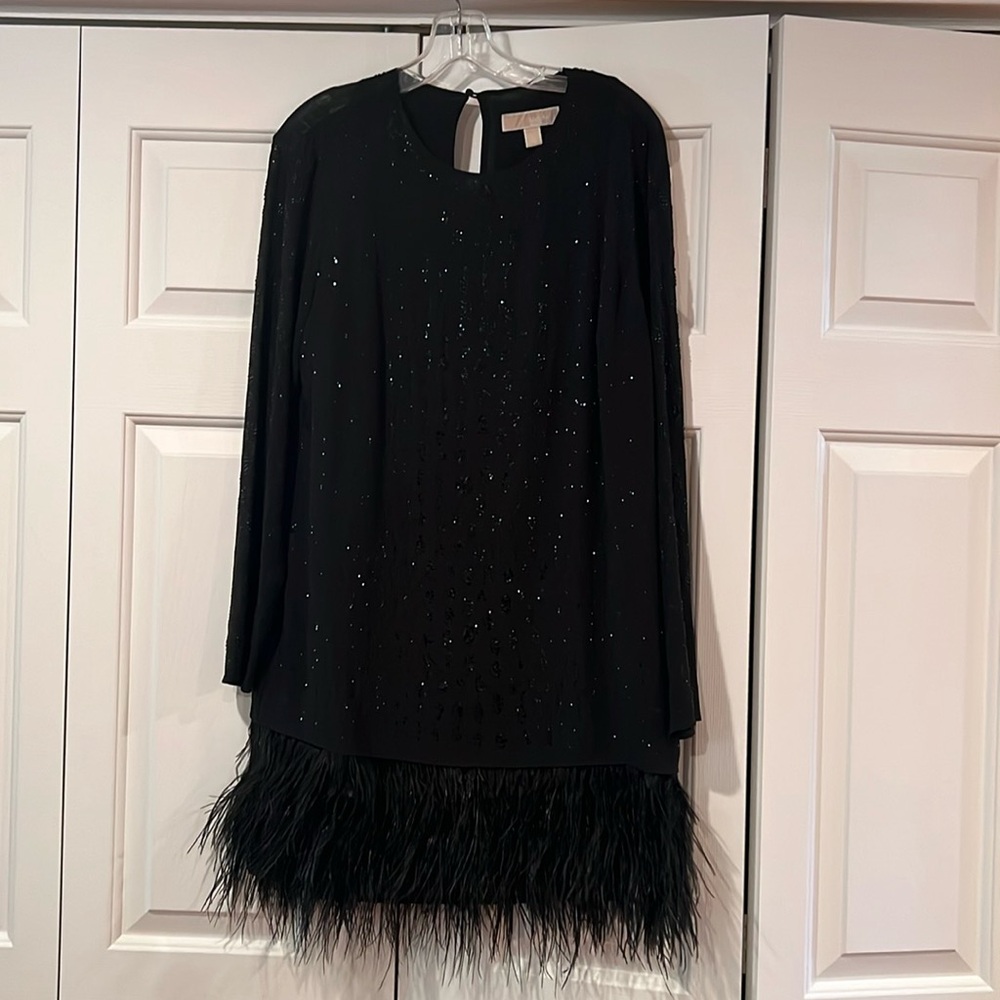 MICHAEL Michael Kors Dress 
Measuring: length 36”, length of the sleeve 24”